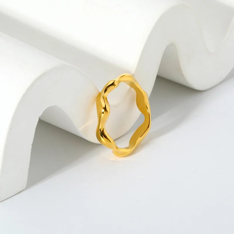 High Quality Waterproof Stainless Steel Wave Signet Rings For Ladies Tarnish Free Jewelry Dainty Thin Bold Rings Gift