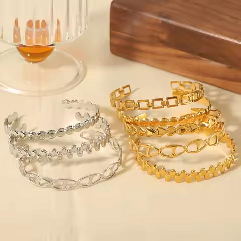 Minimalist-Heart-Link-Open-18k-Gold-Plated