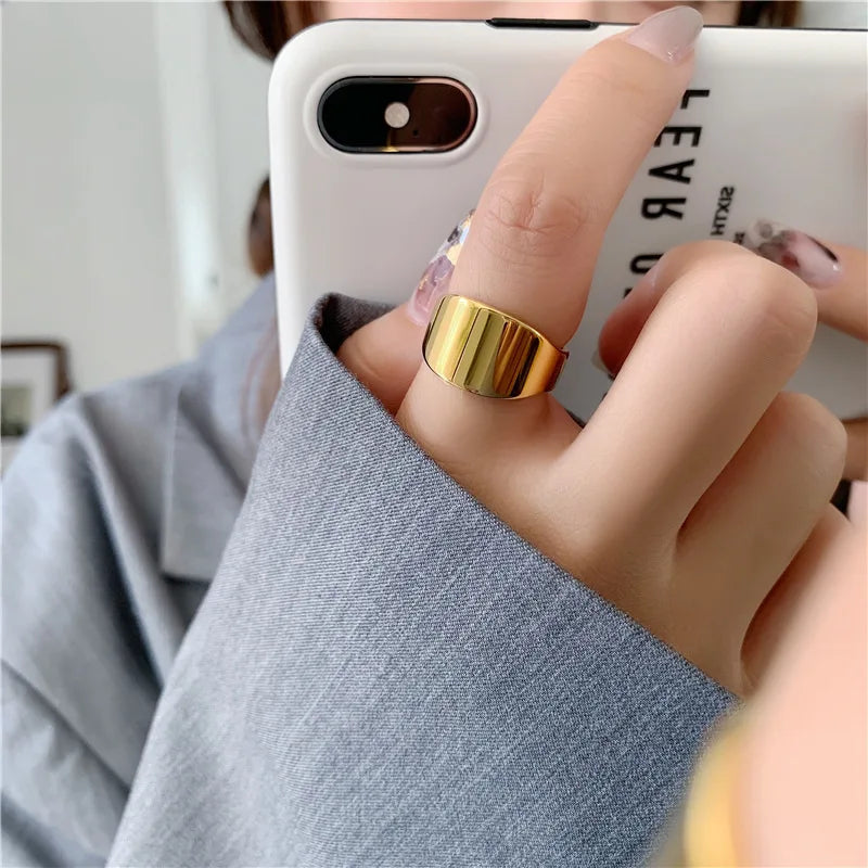 Free Tarnish Stainless Steel Gold-plated Geometric Irregular Rings for Women Vintage Pattern British Style Chunky Jewelry 2024