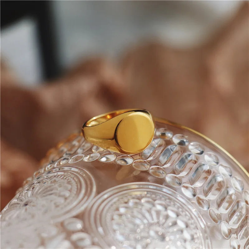 Free Tarnish Stainless Steel Gold-plated Geometric Irregular Rings for Women Vintage Pattern British Style Chunky Jewelry 2024